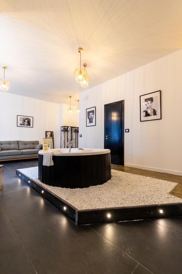 Muni Boutique Flat By Babylon Stay ナポリ エクステリア 写真
