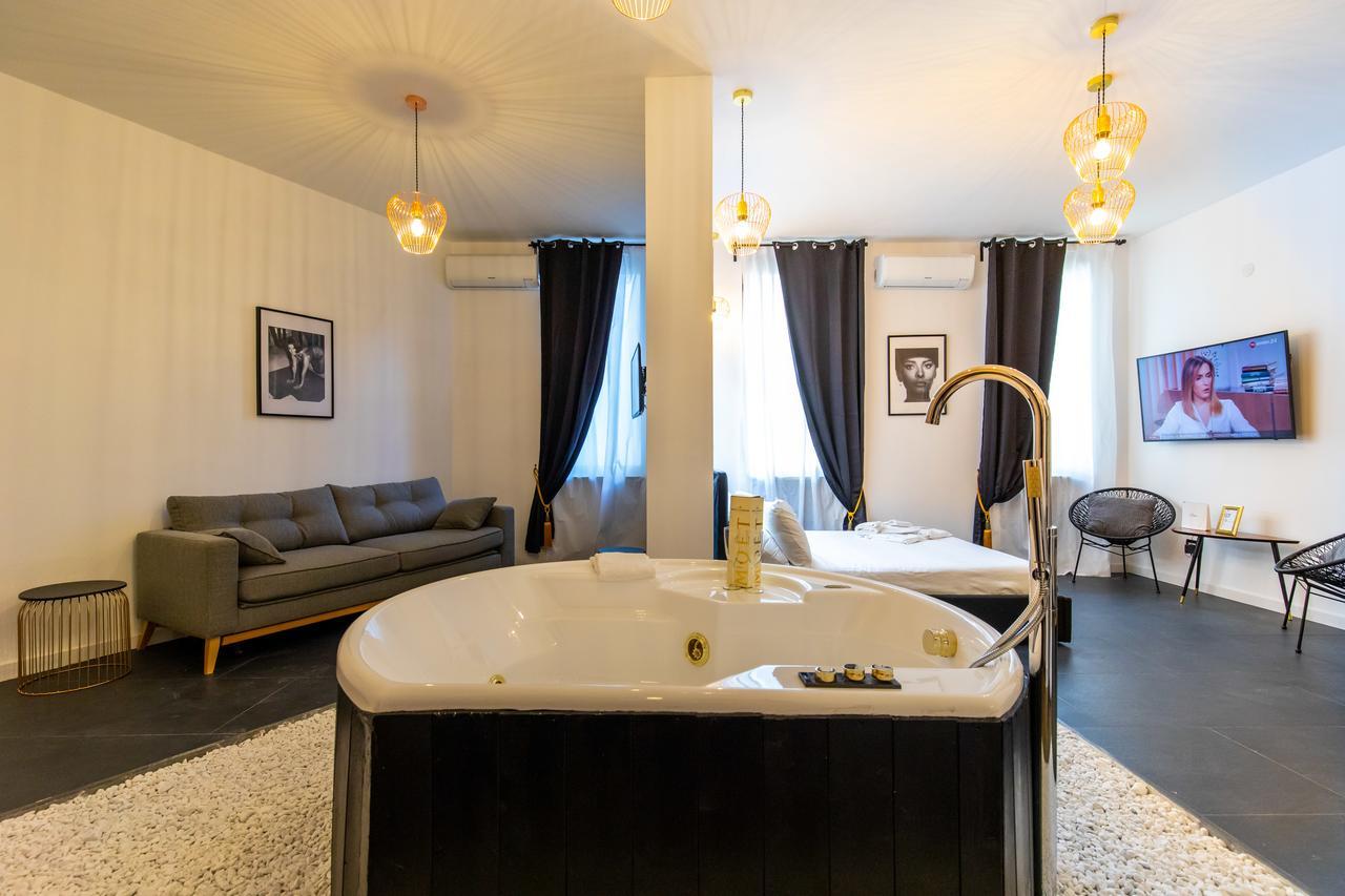 Muni Boutique Flat By Babylon Stay ナポリ エクステリア 写真